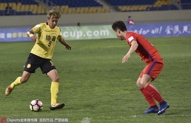 专家推荐【根号三】足球7连红 带来下午场澳超精选：中央海岸水手vs珀斯光荣【盈神解球】足球12中10 带来晚间英超赛事：富勒姆vs阿森纳【球球论道】足球7中6 带来晚间英超赛事：热刺vs伯恩茅斯今日热点赛事今日下午，澳超迎来焦点战对决：中央海岸水手vs珀斯光荣。